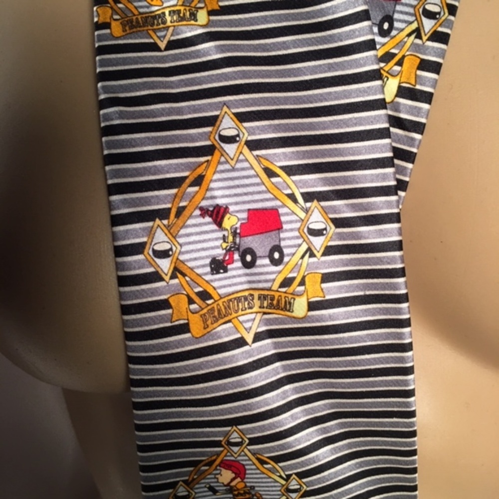 Vintage Peanuts Snoopy/ Charlie Brown Silk Tie - Picture 8 of 8